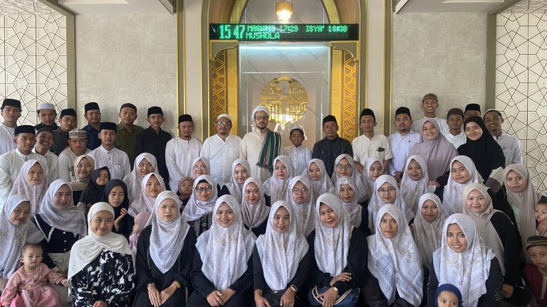 Al-Falah Al-Makky Gelar Jalsah Ilmiyah Mubarokah, Dr. Muhammad Ar-Ruqoimy Bahas Tentang Pembinaan Hati dari Sifat Tercela